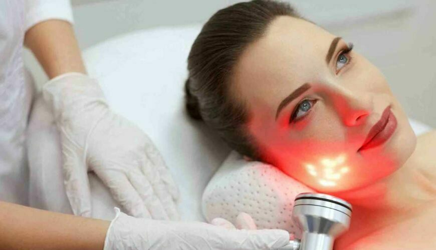 بهترین روش لایه‌برداری صورت با دستگاه فیس‌آپ